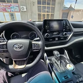 Toyota Highlander 2022