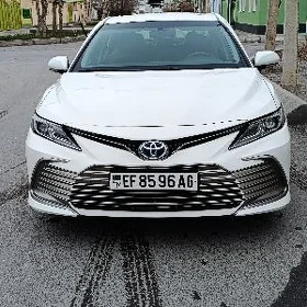 Toyota Camry Hybrid 2021