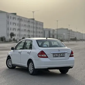Nissan Versa 2010