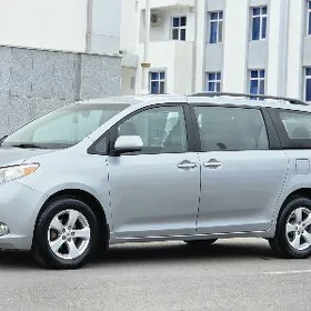 Toyota Sienna 2012