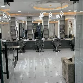 Zenanlar Salonynda arenda yer