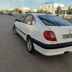 Toyota Avensis 2000