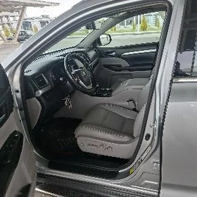 Toyota Highlander 2017