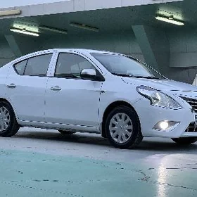 Nissan Versa 2014
