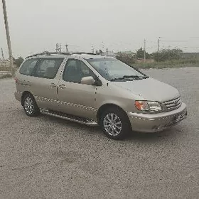 Toyota Sienna 2003