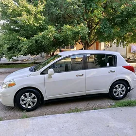 Nissan Versa 2010