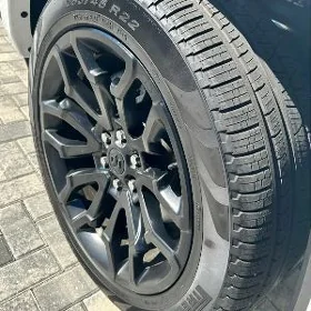 PIRELLI  285 45 22