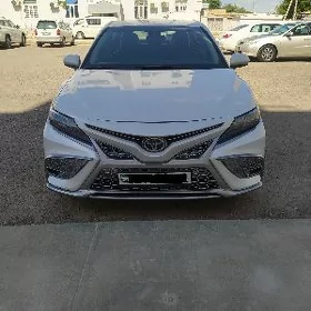 Toyota Camry 2021