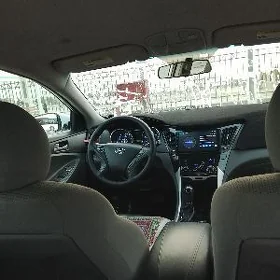 Hyundai Sonata 2010