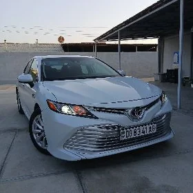 Toyota Camry 2018