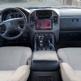 Mitsubishi Pajero 2002