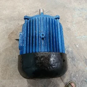 22 kw 1000 ob. dwigatel