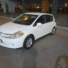 Nissan Versa 2011