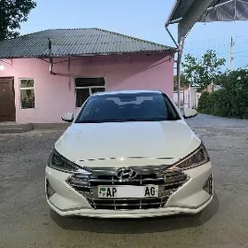 Hyundai Elantra 2019
