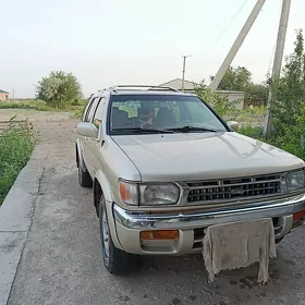 Nissan Pathfinder 1998