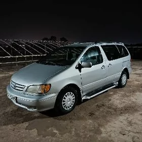 Toyota Sienna 2002