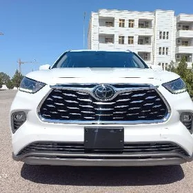 Toyota Highlander 2022