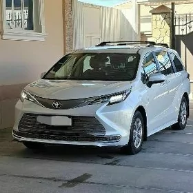 Toyota Sienna 2024