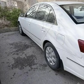 Hyundai Sonata 2010