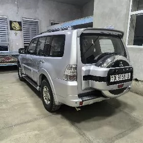 Mitsubishi Pajero 2008
