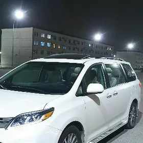 Toyota Sienna 2020
