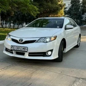 Toyota Camry 2013