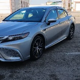 Toyota Camry 2021
