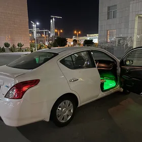 Nissan Versa 2016