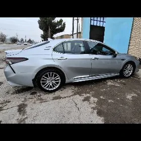 Toyota Camry 2021