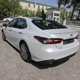 Toyota Camry 2024