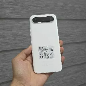 Tecno Spark Slim. 16/256