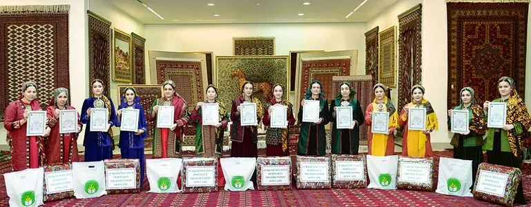 Aşgabatda haly we haly önümleriniň bäsleşiginiň jemleri jemlendi