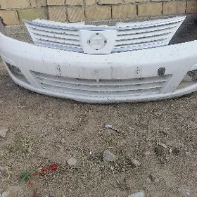 Nissan Versa bamper