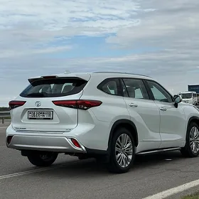 Toyota Highlander 2020