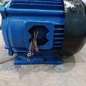 22 kw 1000 ob. dwigatel