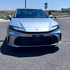 Toyota Camry Hybrid 2025