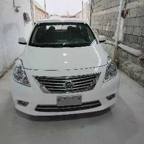 Nissan Versa 2011