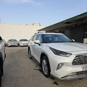 Toyota Highlander 2022