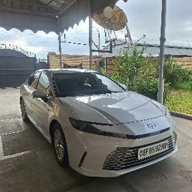 Toyota Camry 2025