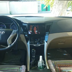 Hyundai Sonata 2012