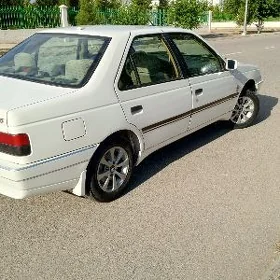 Peugeot 405 2012