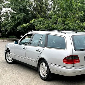 Mercedes-Benz E320 1999
