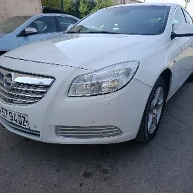 Opel Insignia 2011