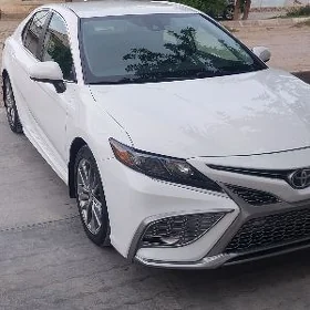 Toyota Camry 2021