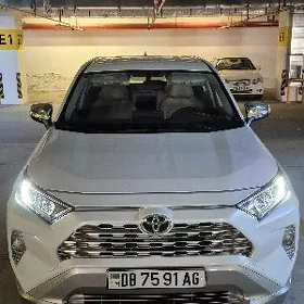 Toyota RAV4 2025