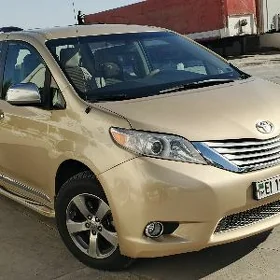 Toyota Sienna 2011