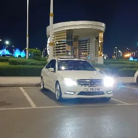 Mercedes-Benz C300 2010