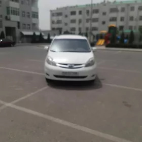 Toyota Sienna 2004