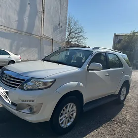 Toyota Fortuner 2015