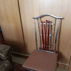 стул